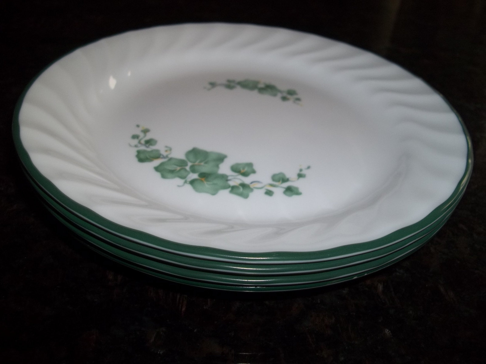 4 Corelle Callaway AKA Ivy 7 1/4" Bread and Butter Plates Plates
