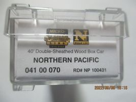 Micro-Trains # 04100070 Northern Pacific 40' Double-Sheathed Wood Box Car (N) image 6