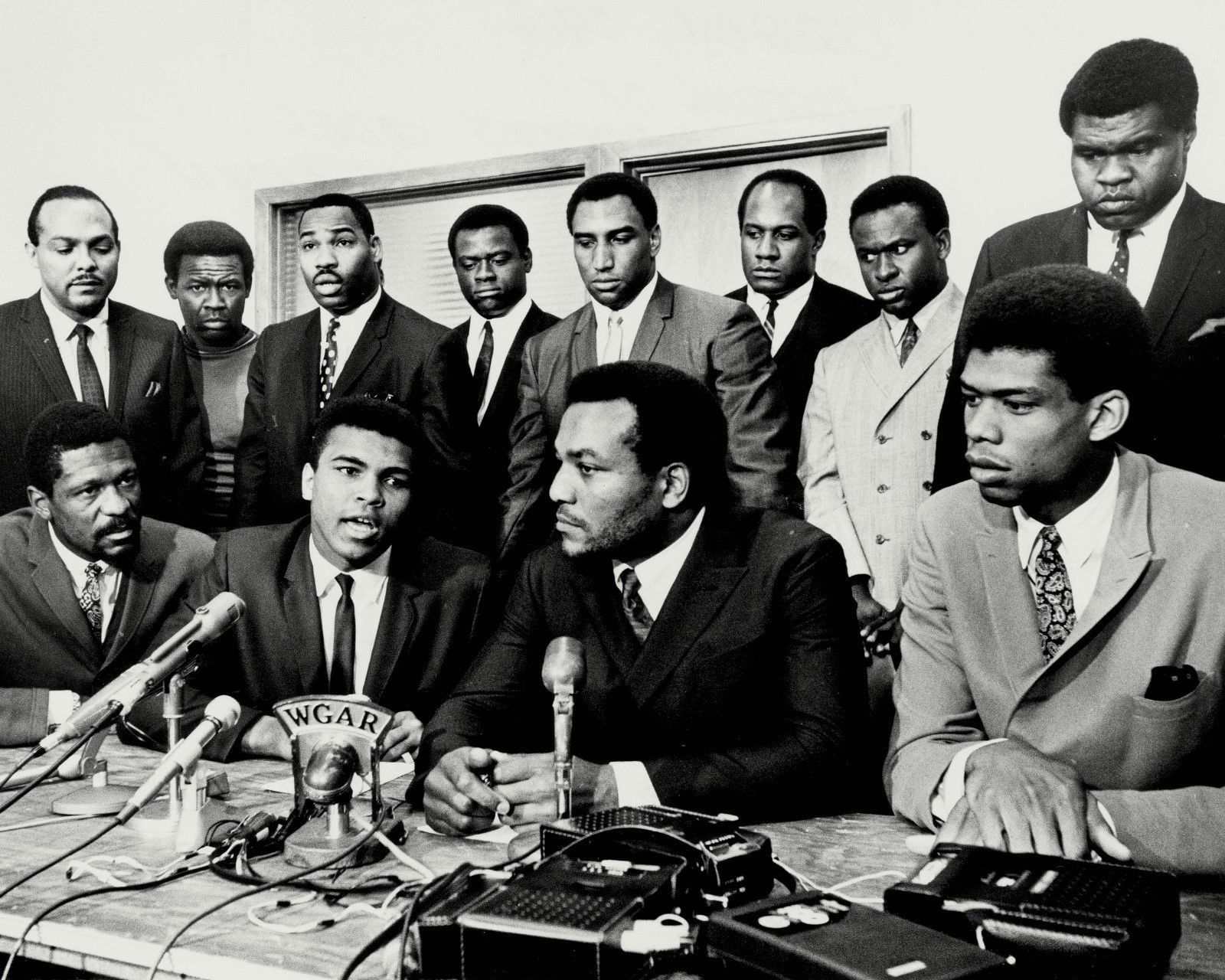 Russell Ali Brown Jabbar Summit 1967 Vintage 11X14 BW Sports