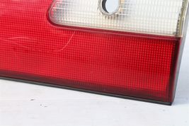 96-97 Toyota Corolla Sedan Tail Light Center Reflector Panel Garnish Heckblende image 3