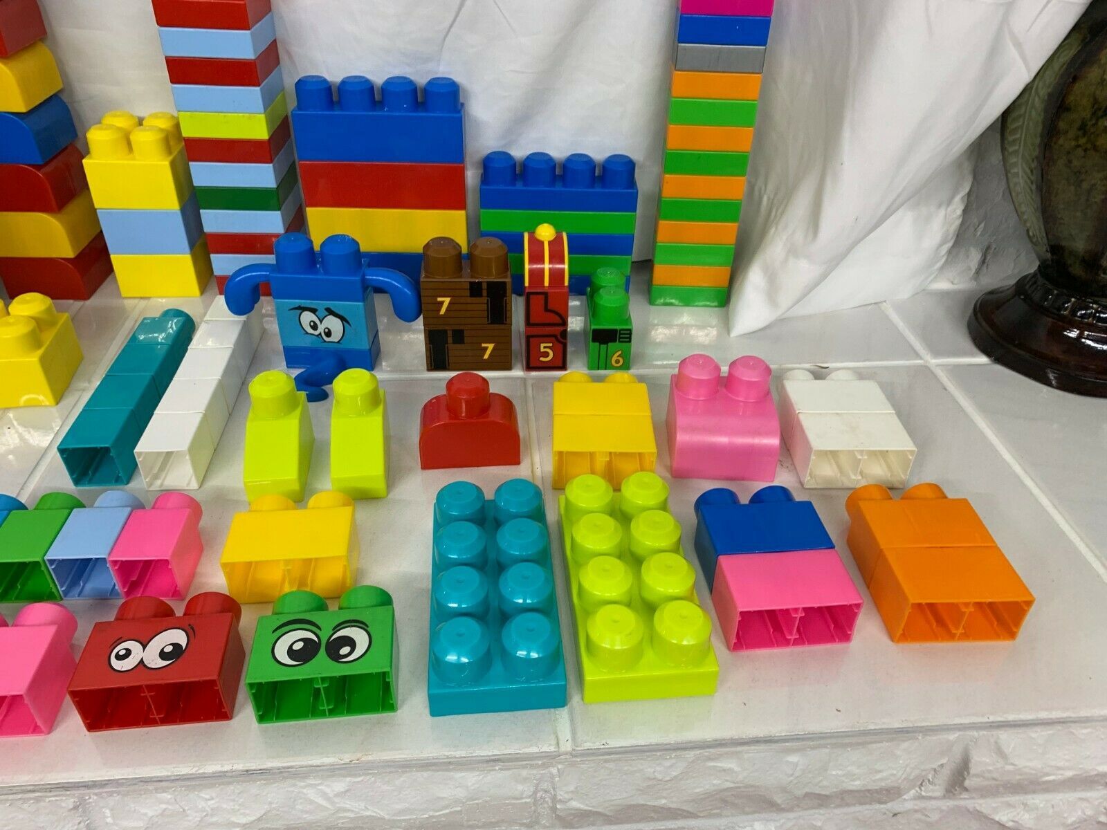 LOT of 100 Mega Bloks Wagon Jumbo Toddler Size Building Blocks Large ...