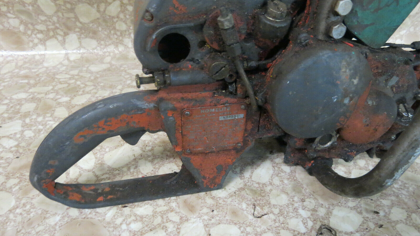 Vintage Homelite WIZ 55 Chainsaw Chain Saw for Parts or Project Not