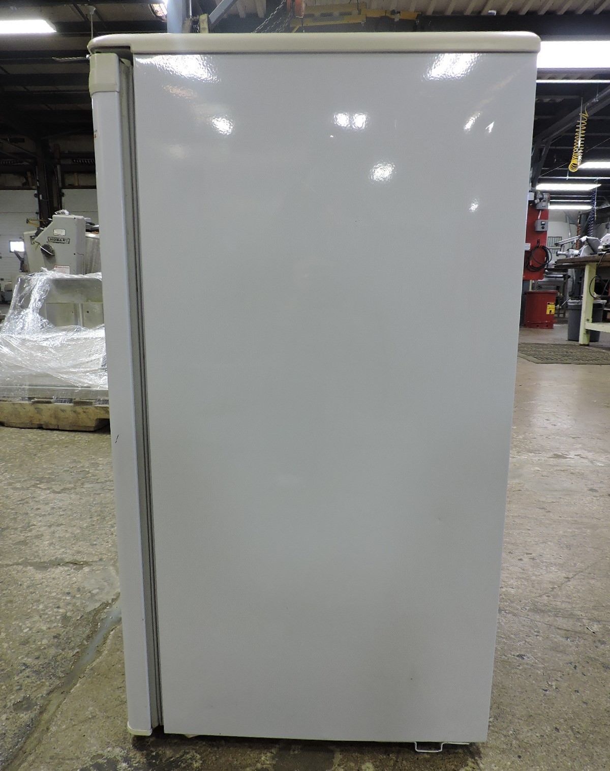 Danby DCR34W 3.2 Litre Compact Refrigerator / Mini Fridge