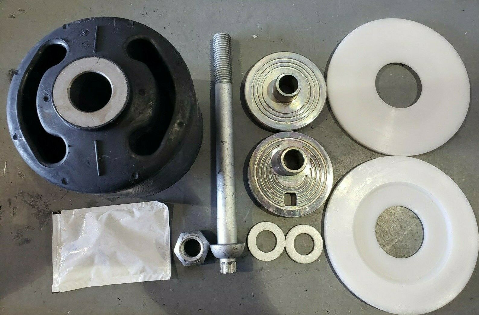 Hendrickson QUIKALIGN Pivot Bushing Kit + ALIGNMENT COLLARS S24691S S