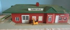 VINTAGE Models Train Railway Layout Trackside BUILDING Sunnyvale ticket bachmann - $21.60