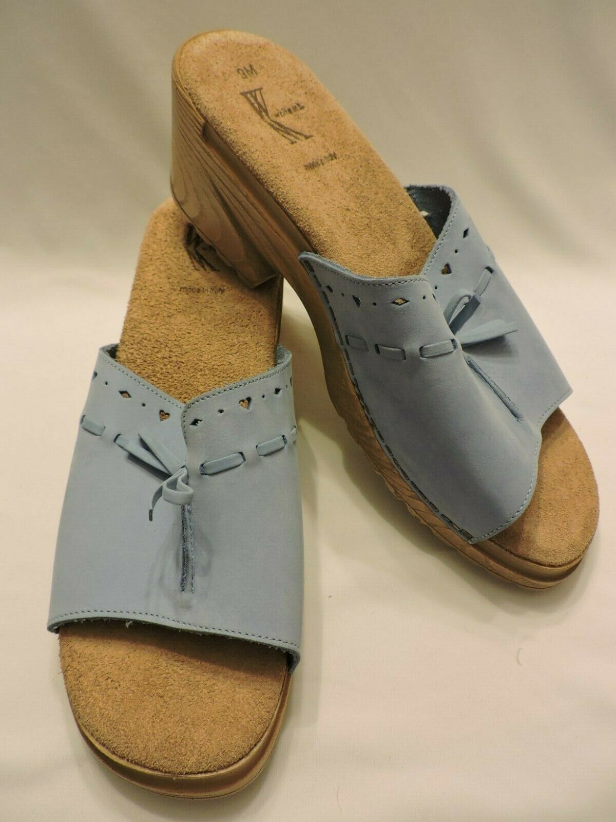 white mountain clogs