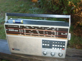 Vintage Soviet Ussr Transistor Radio Ok EAN 222 Receiver Am Lw Sw Usw - $68.60