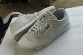 Reebok Womens 9 Classic Princess Lace Up Casual Sneakers White Leather  - $14.85