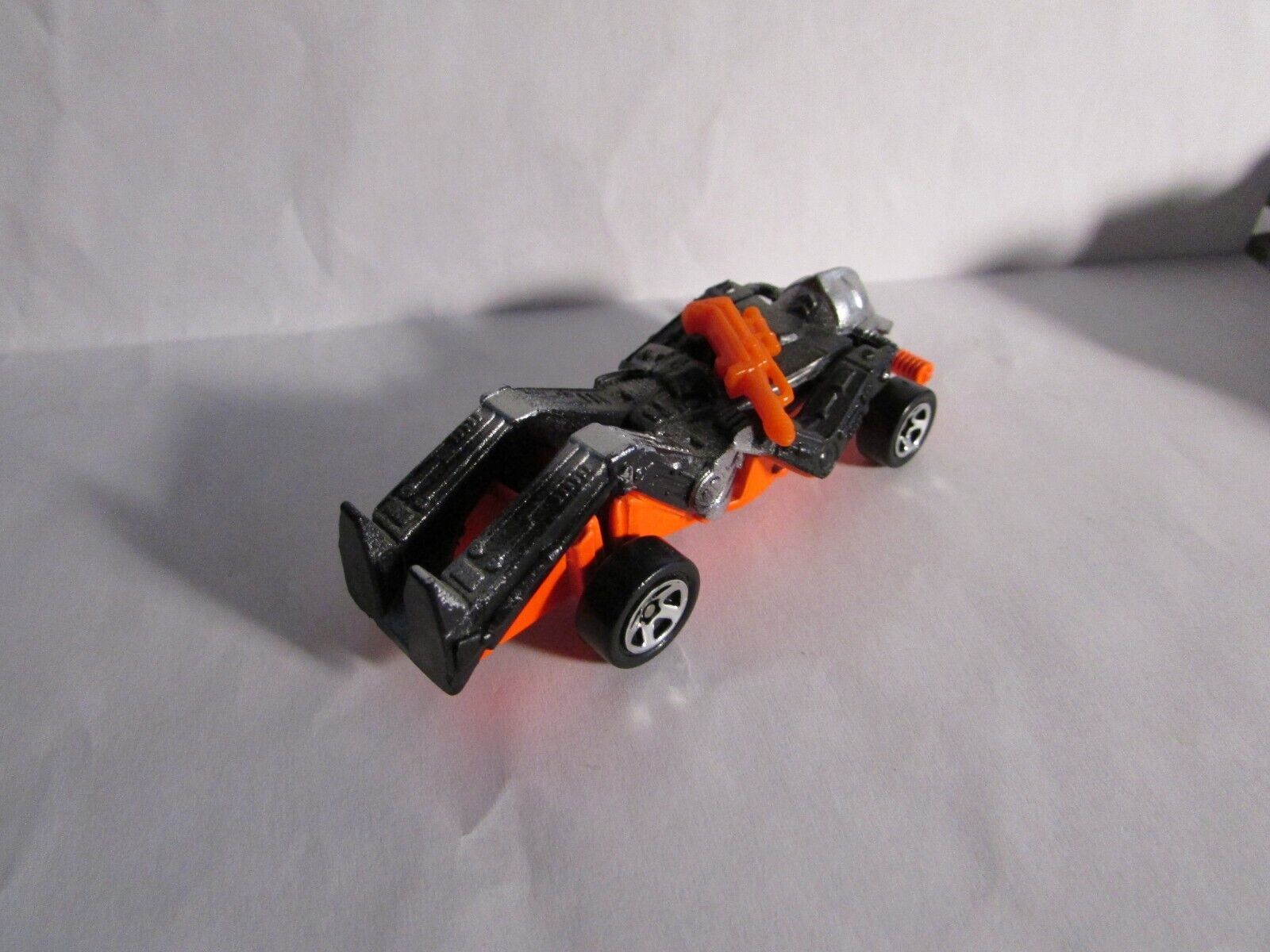 MATTEL 1986 HOT WHEELS ZOMBOT SPEED DEMON RACE CAR ORANGE GUN H2