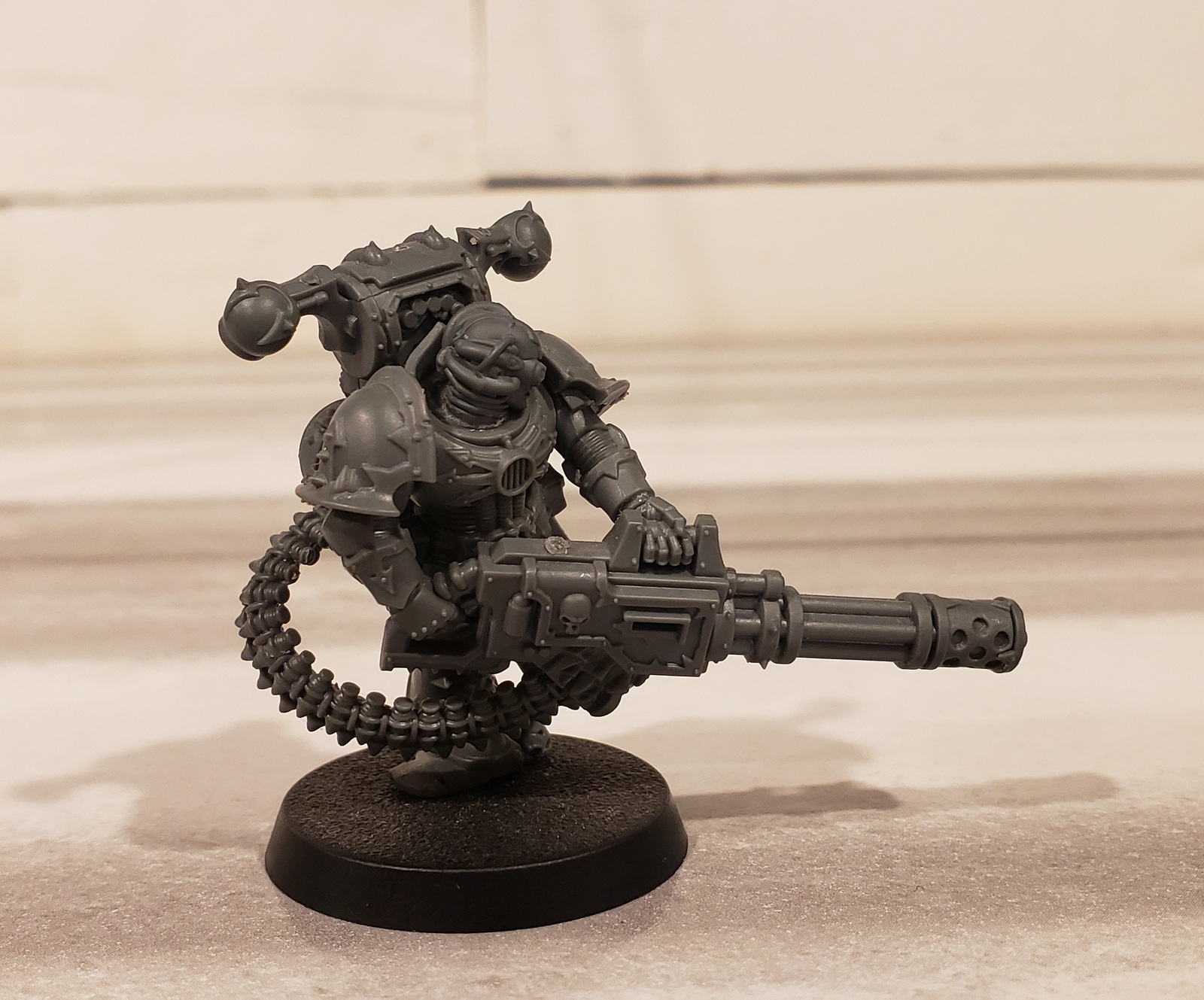 Warhammer 40k Chaos Space Marine w/ Reaper Chaincannon - 40K Miniatures