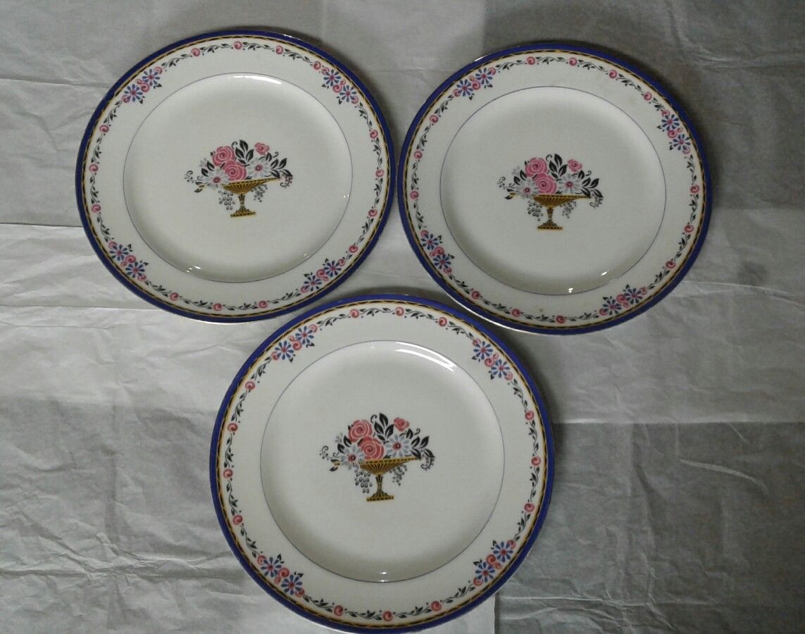 LIMOGES Ovington Bros. New York Salad Plates France 8 1/2" Lot of 3