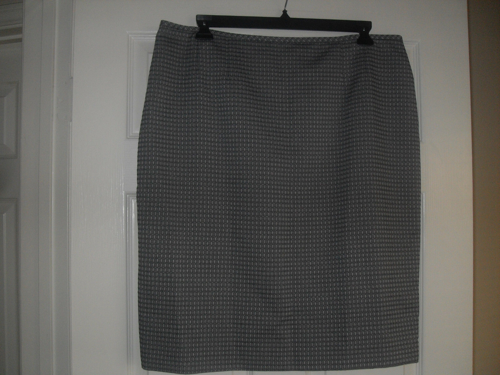 Le Suit Quebec New Womens Black Multi Skirt  Petites   10P - $6.92