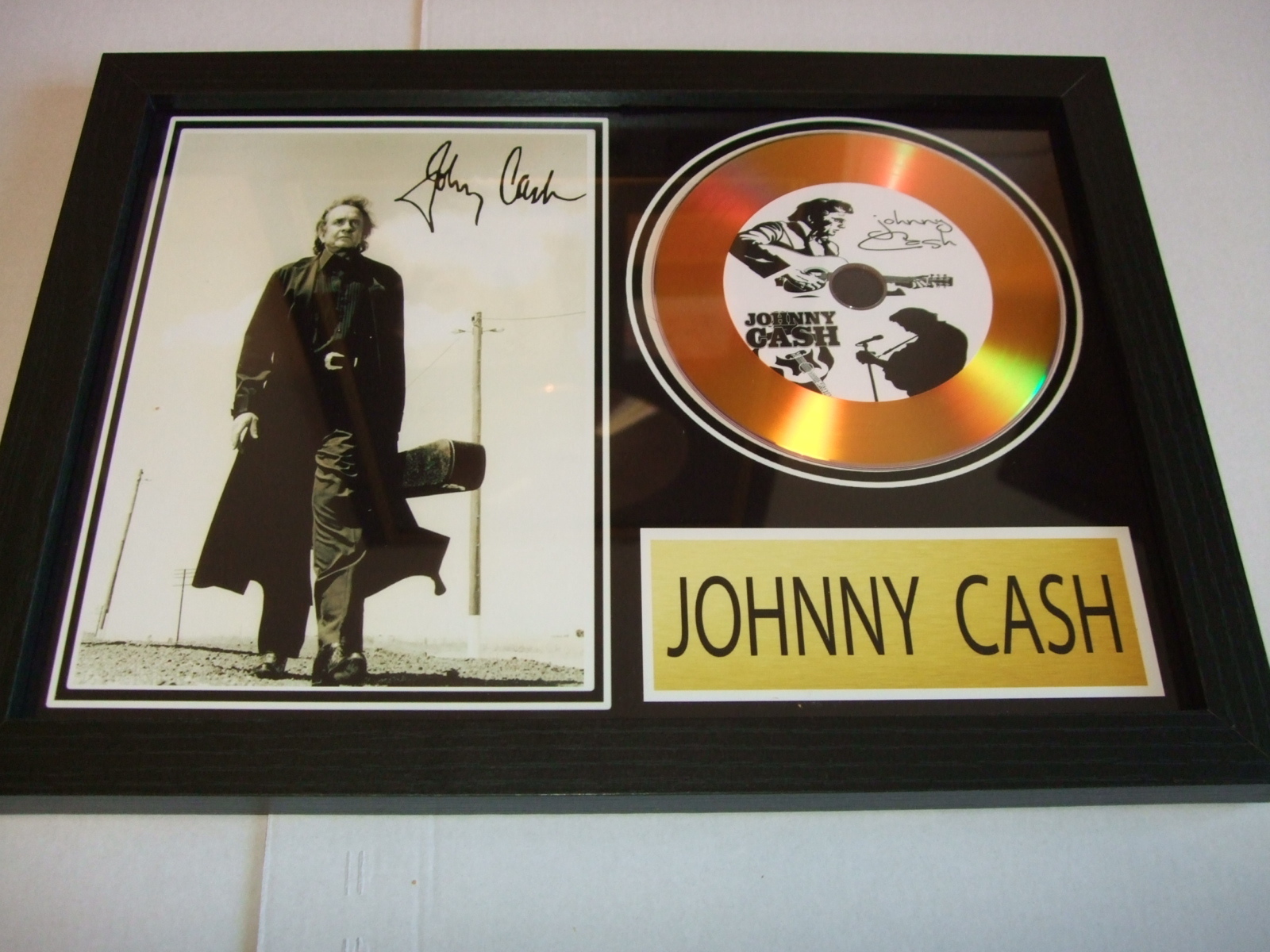 Johnny cash  signed disc