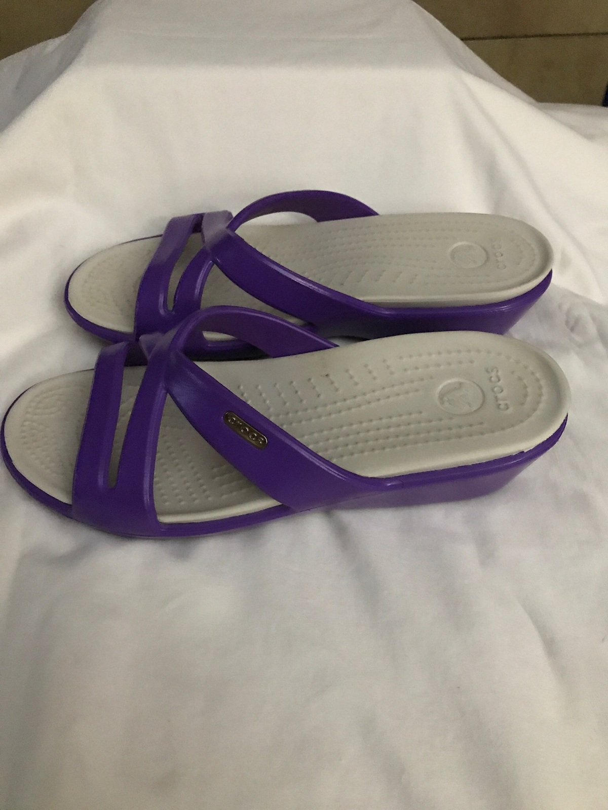 Women's Purple Crocs Size 7 - Sandals & Flip Flops