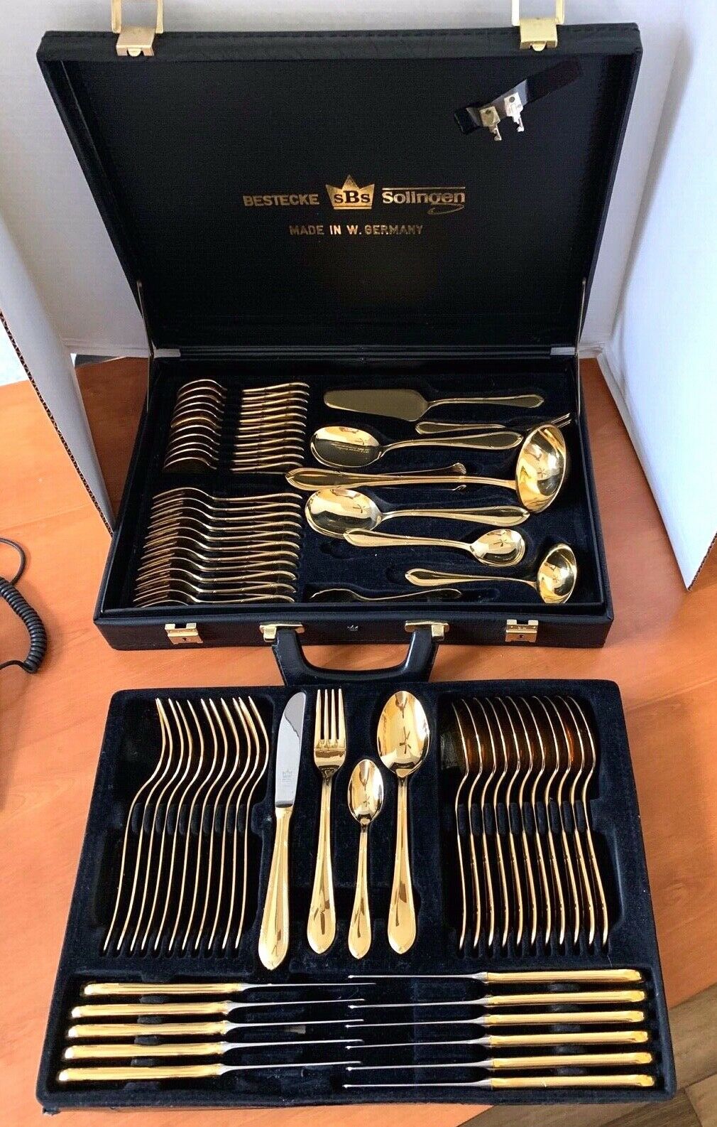 New SBS Bestecke Solingen 70 pieces 23/24 karat gold plated flatware