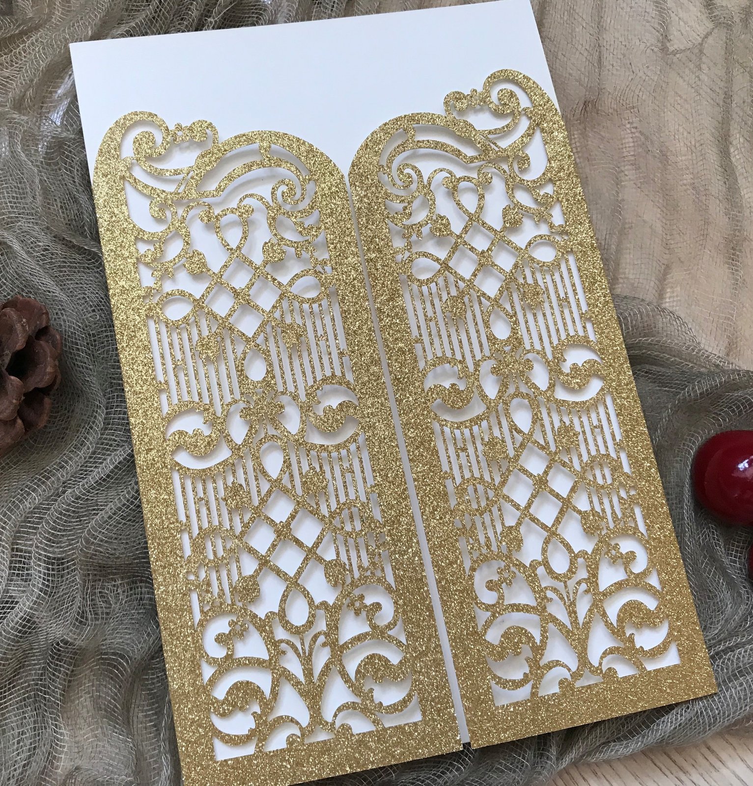 50pcs Glitter Gold laser cut wedding Invitation Card,Laser Cut invitation cards