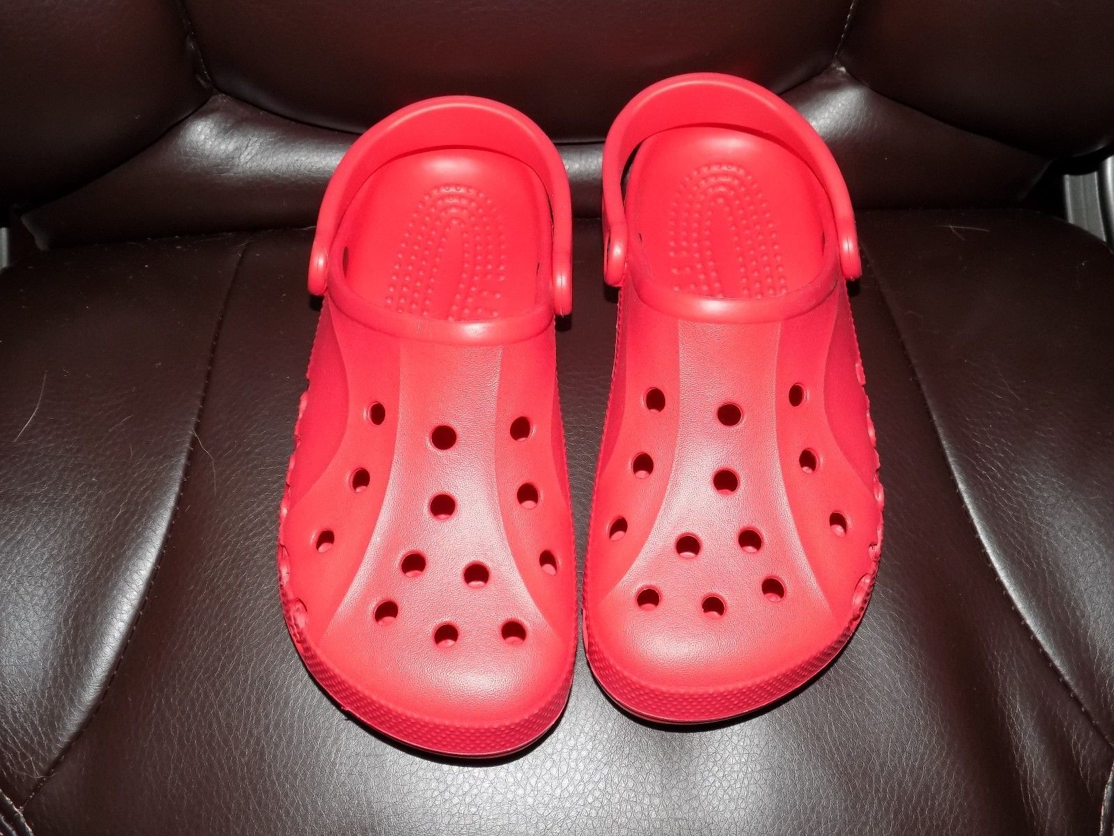 red crocs size 6