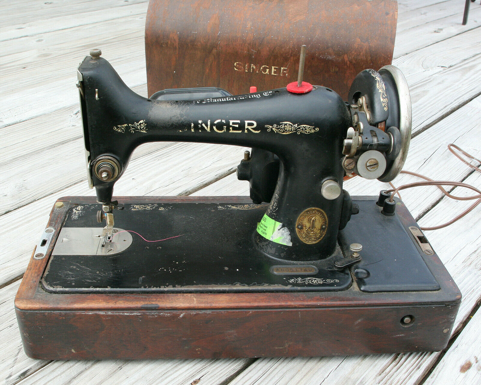 1928 Vintage Singer 99K13 Knee Control Bentwood Case AC051740 Sewing