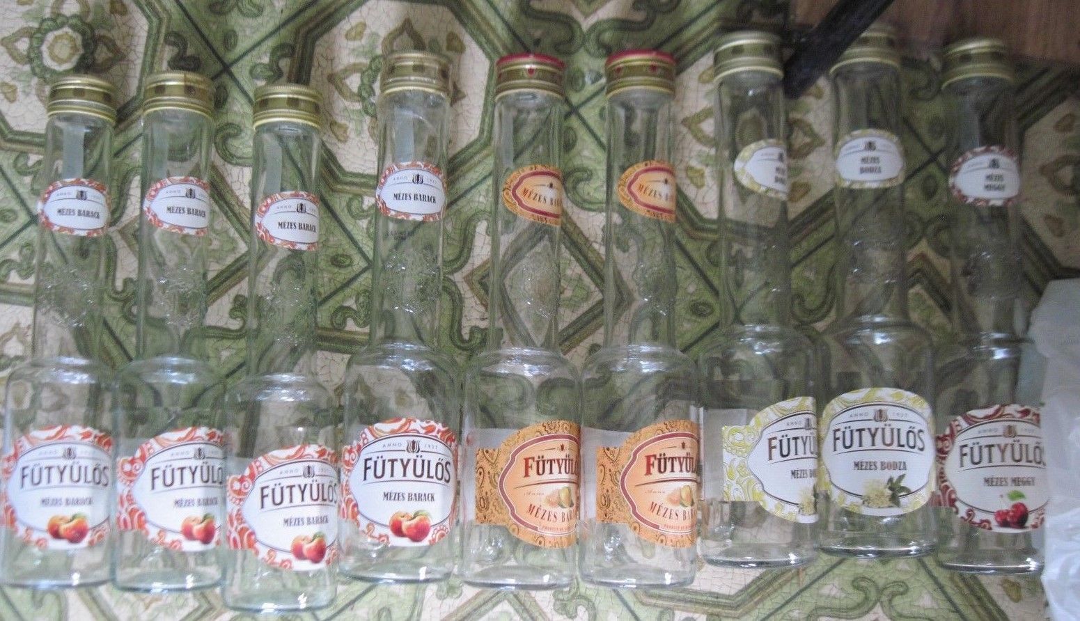Details about   Empty 500 ML Futyulos Mezes Barack Long Neck Hungarian Likor Liquor Bottle Clear 