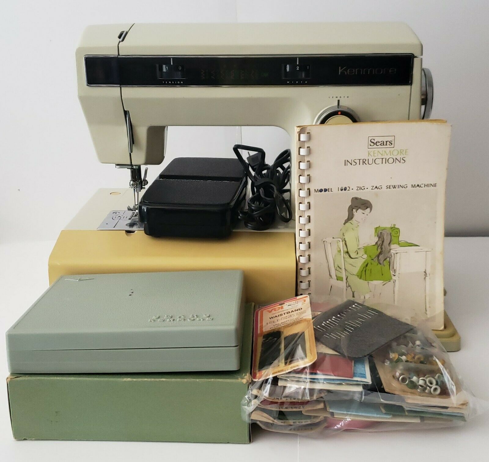 Vintage 1977 Sears Kenmore 158.18800 Heavy Duty Zig Zag Portable Sewing