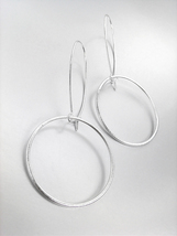 CHIC Lightweight Urban Anthropologie Silver Ring Threader Wire Dangle Ea... - $13.99