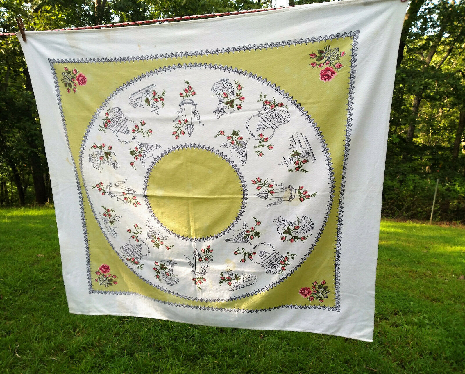 Darling Vintage STARTEX Rosebud and Teapot Graphic Cotton Tablecloth