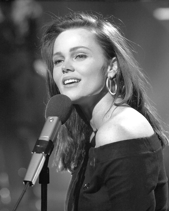 Belinda Carlisle 8x10 Photo In Concert - Other