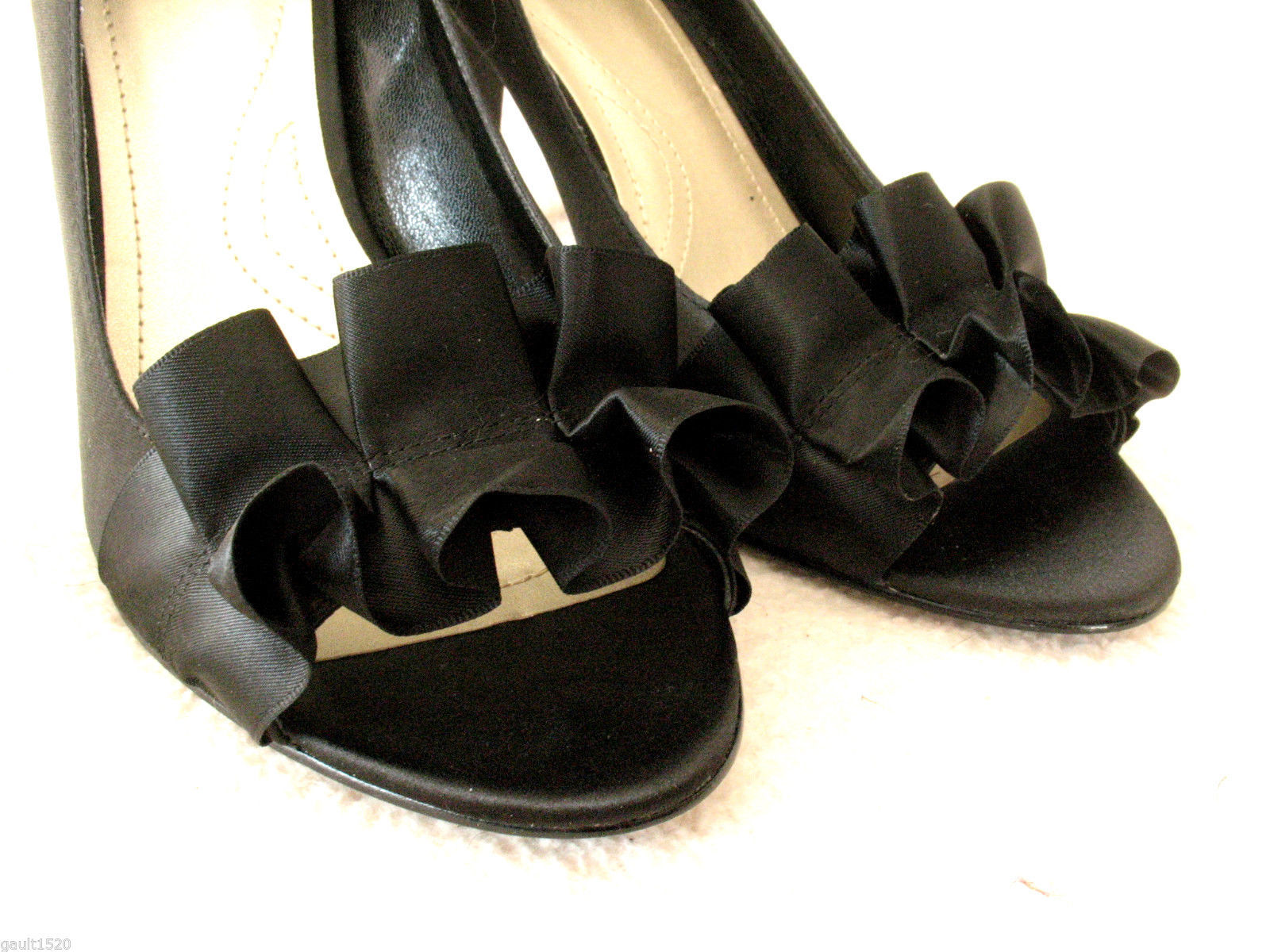tahari heels