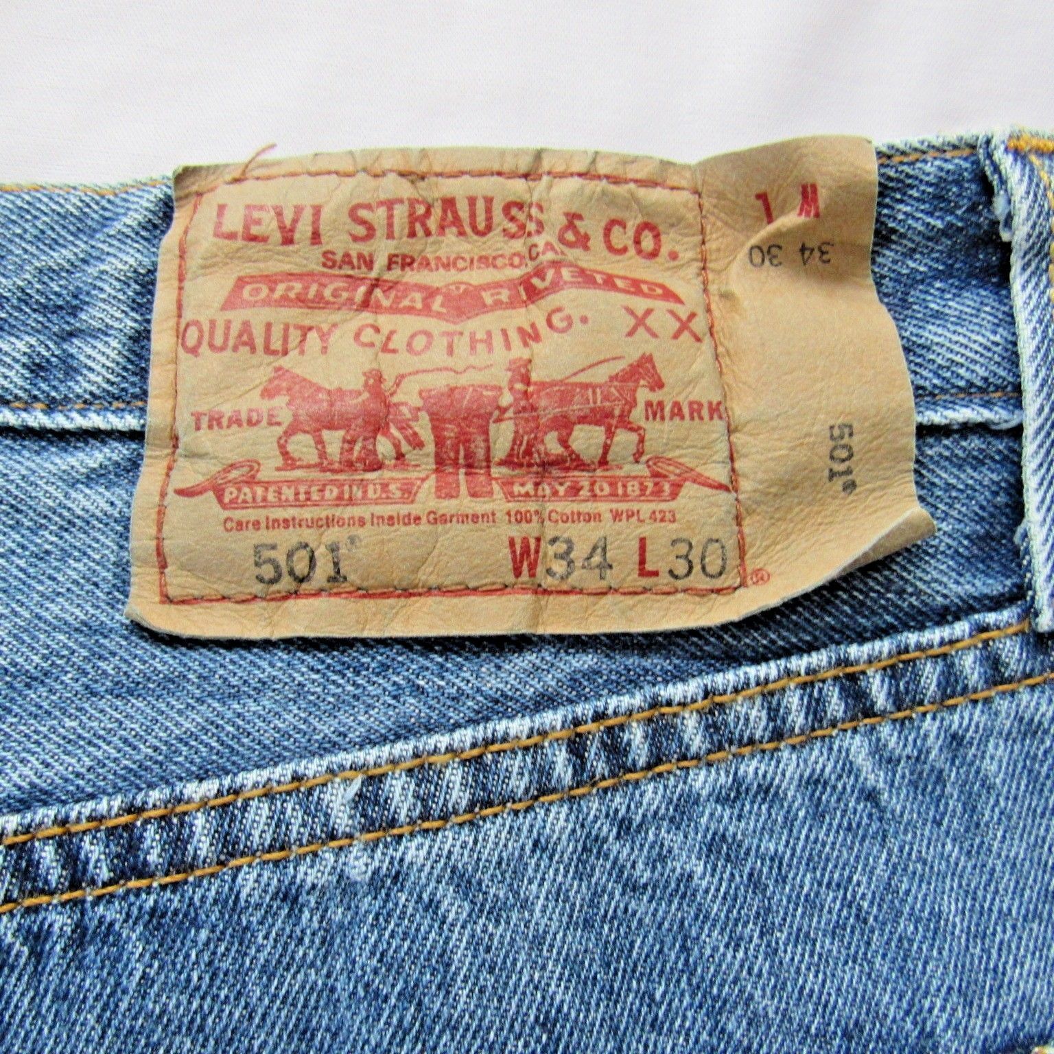 Mens Levis 501 Button Fly Jeans 34 x 30 Medium Wash Straight Fit Red ...