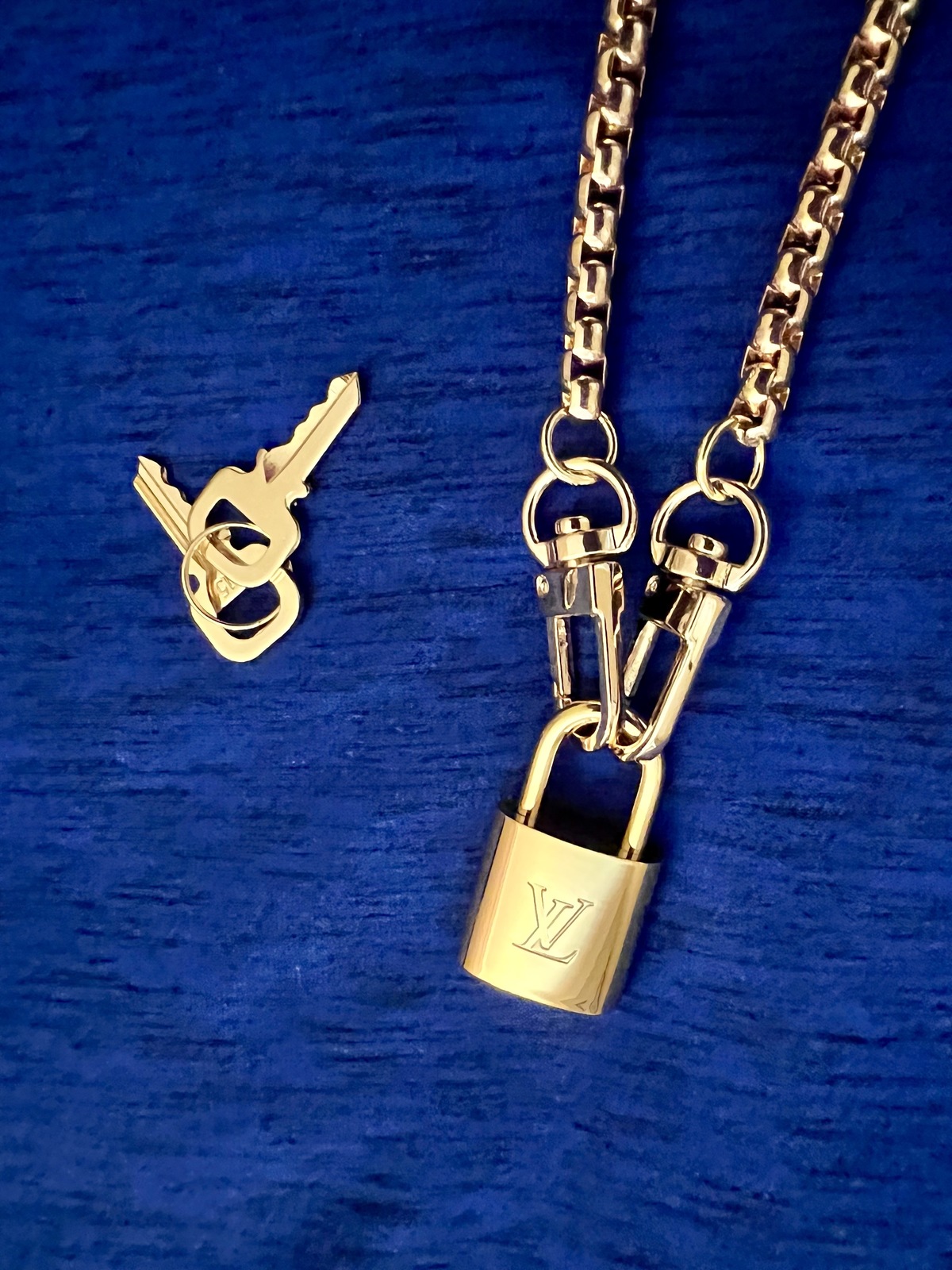 Louis Vuitton, Jewelry, Louis Vuitton Silver Tone Lock And Key Necklace  Authentic