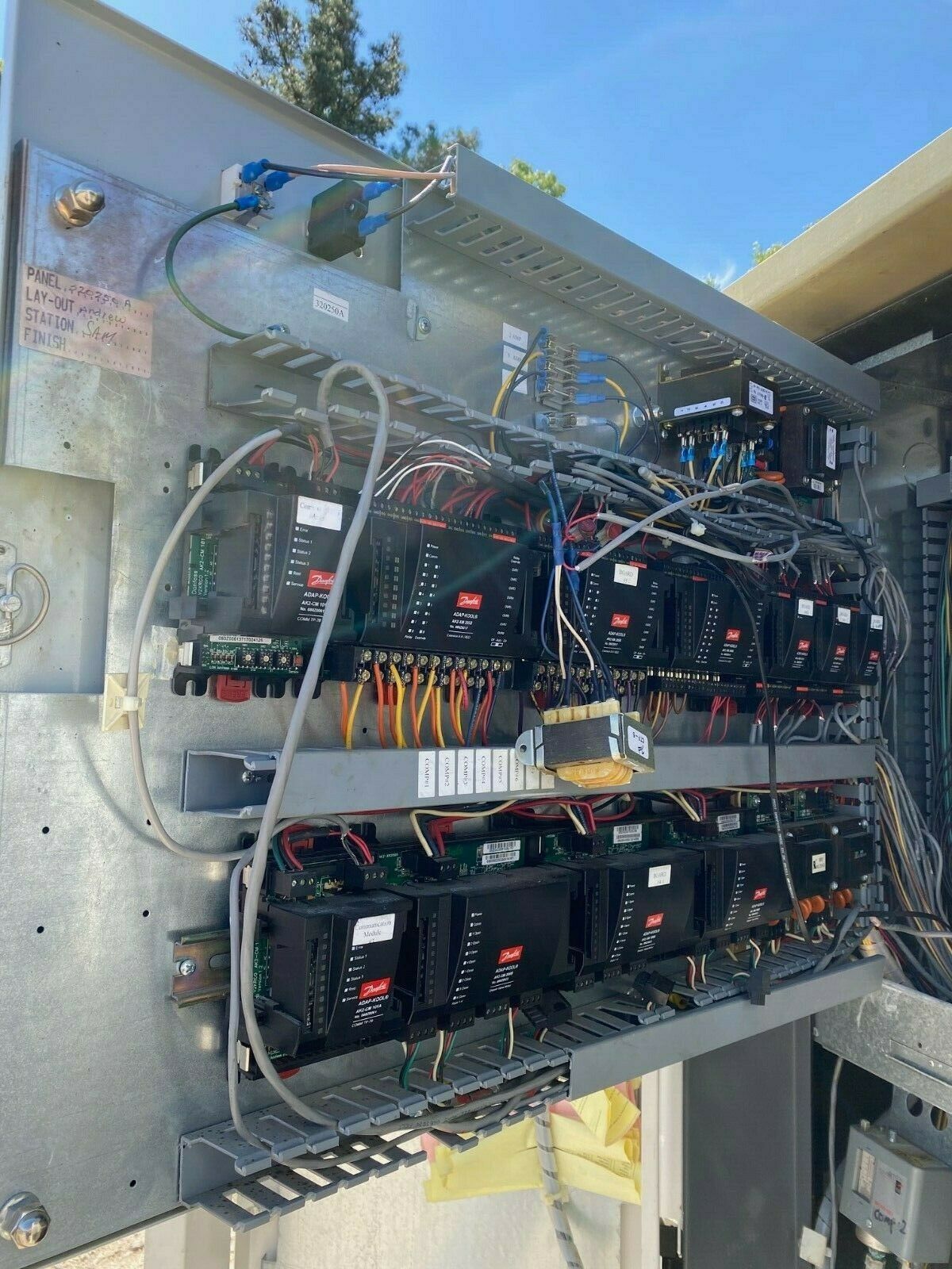 Hussmann HAV06SM Protocol Grocery Store Refrigeration Rack System