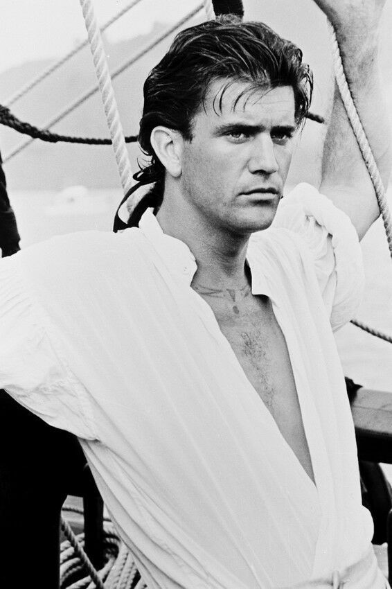 Mel Gibson As Fletcher Christian Master'S Mate In The Bounty 11x17 Mini