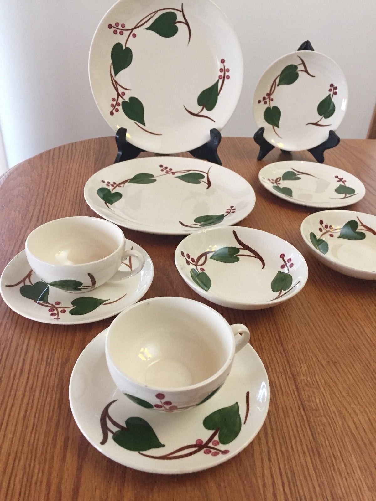 VINTAGE BLUE RIDGE IVY SOUTHERN POTTERY DINNERWAREPLATES, BOWLS, CUPS