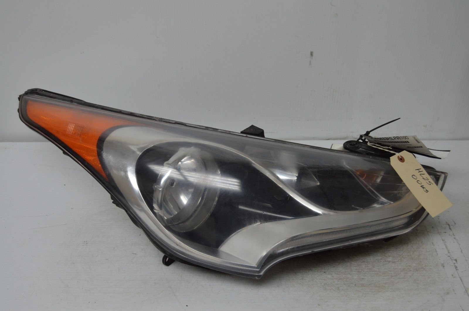 2012 2016 HYUNDAI VELOSTER RIGHT HEADLIGHT ASSEMBLY OEM HL25005 Headlights