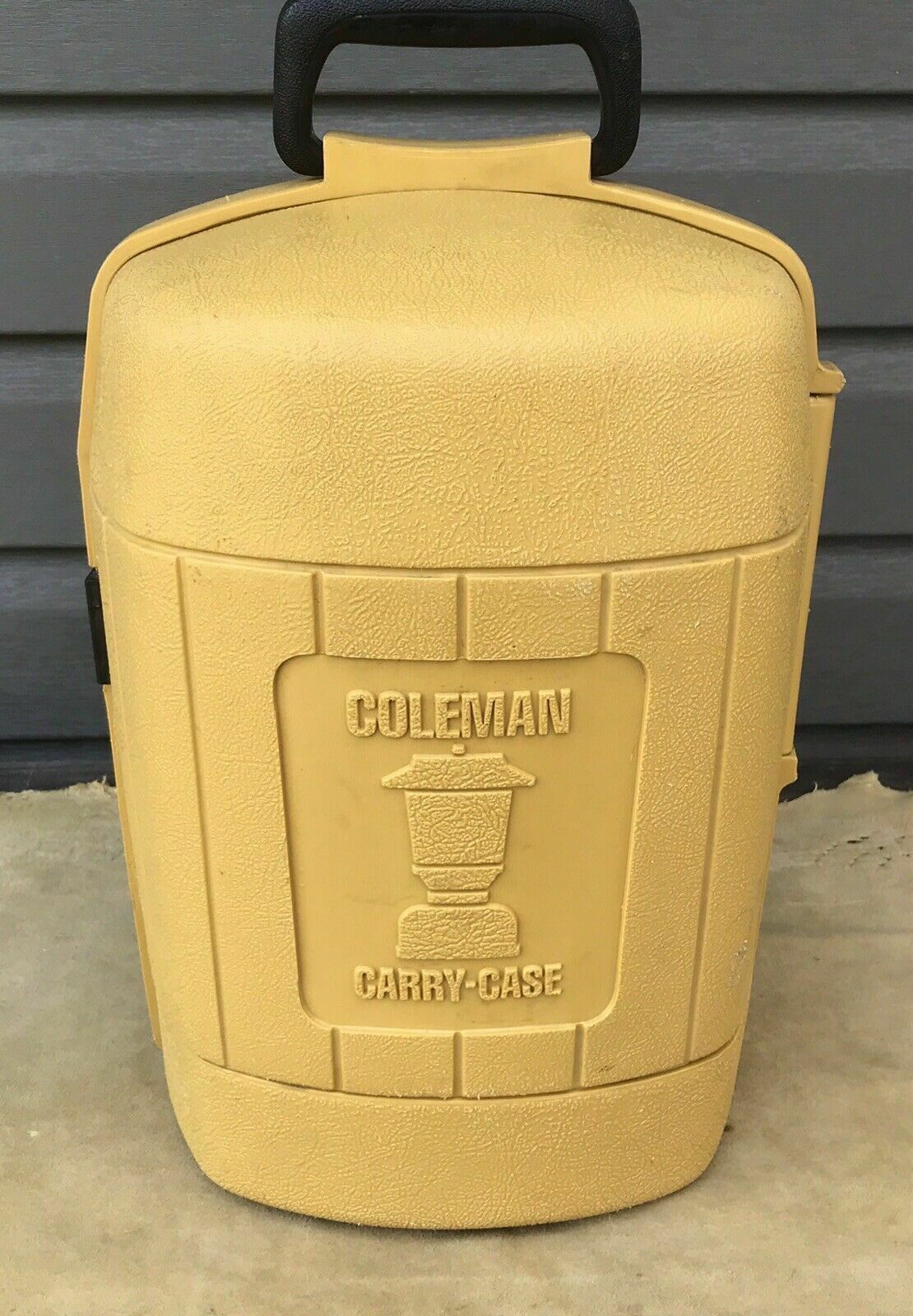 Vintage Coleman Yellow Lantern Hard Carry Case Clam Shell W/Handle 1978