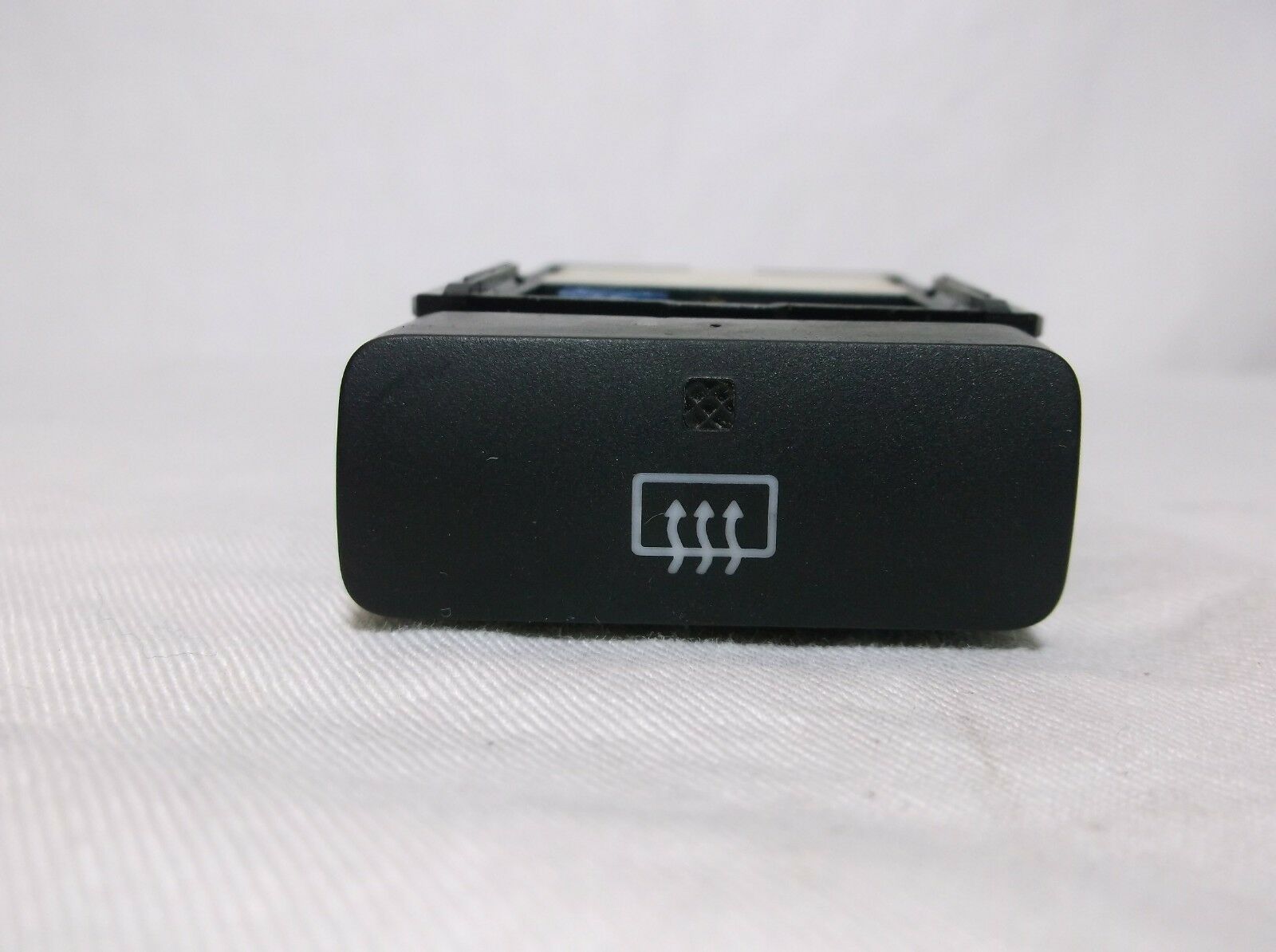 030405060708 TOYOTA COROLLA/ DEFROSTER/ DEFOGGER SWITCH/ BUTTON