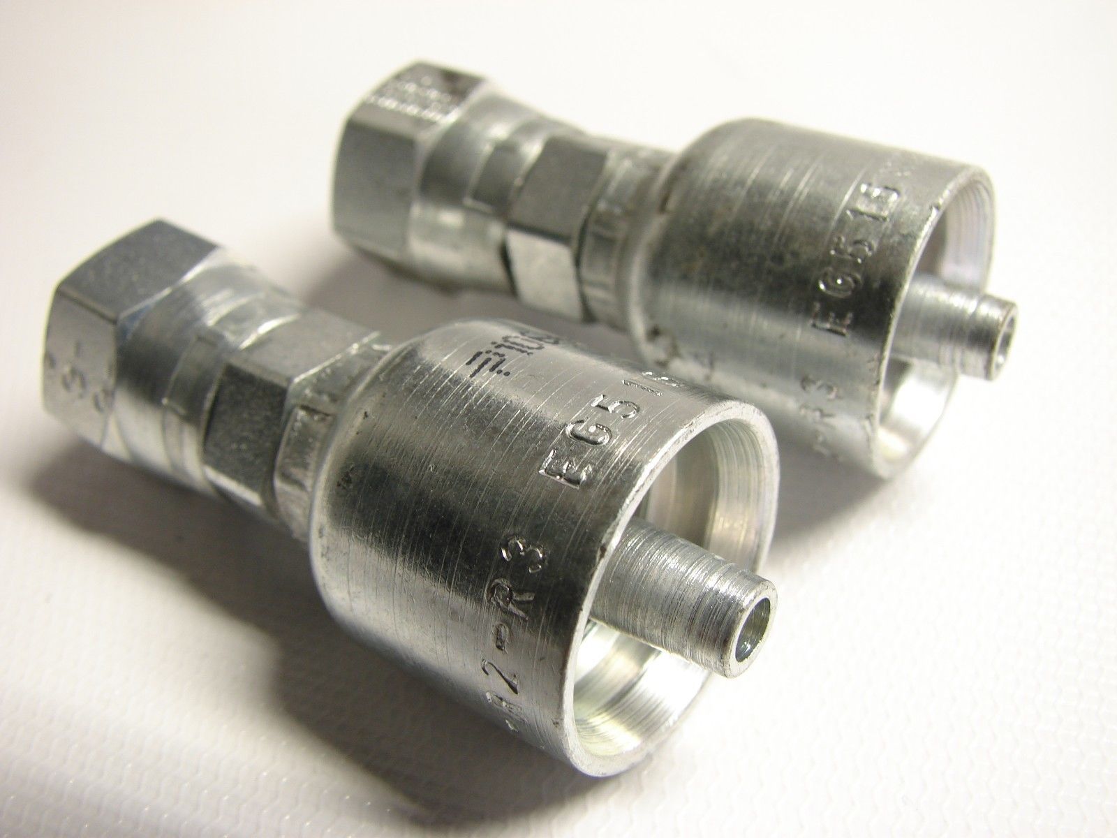 (2) New Parker 1064364 Female Swivel Adapters 3/8 JIC X 1/4 Hose