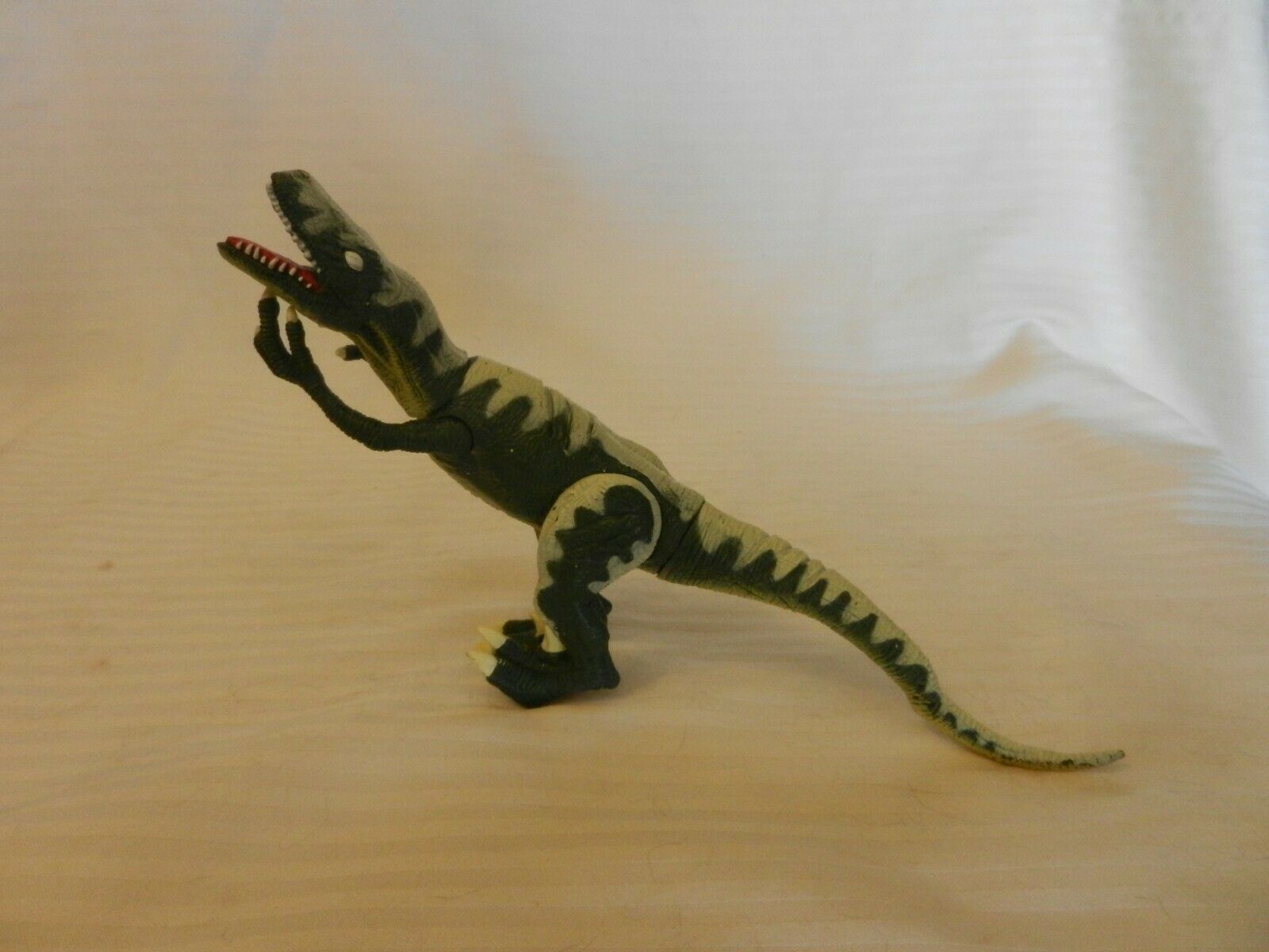 jurassic park cyclops raptor