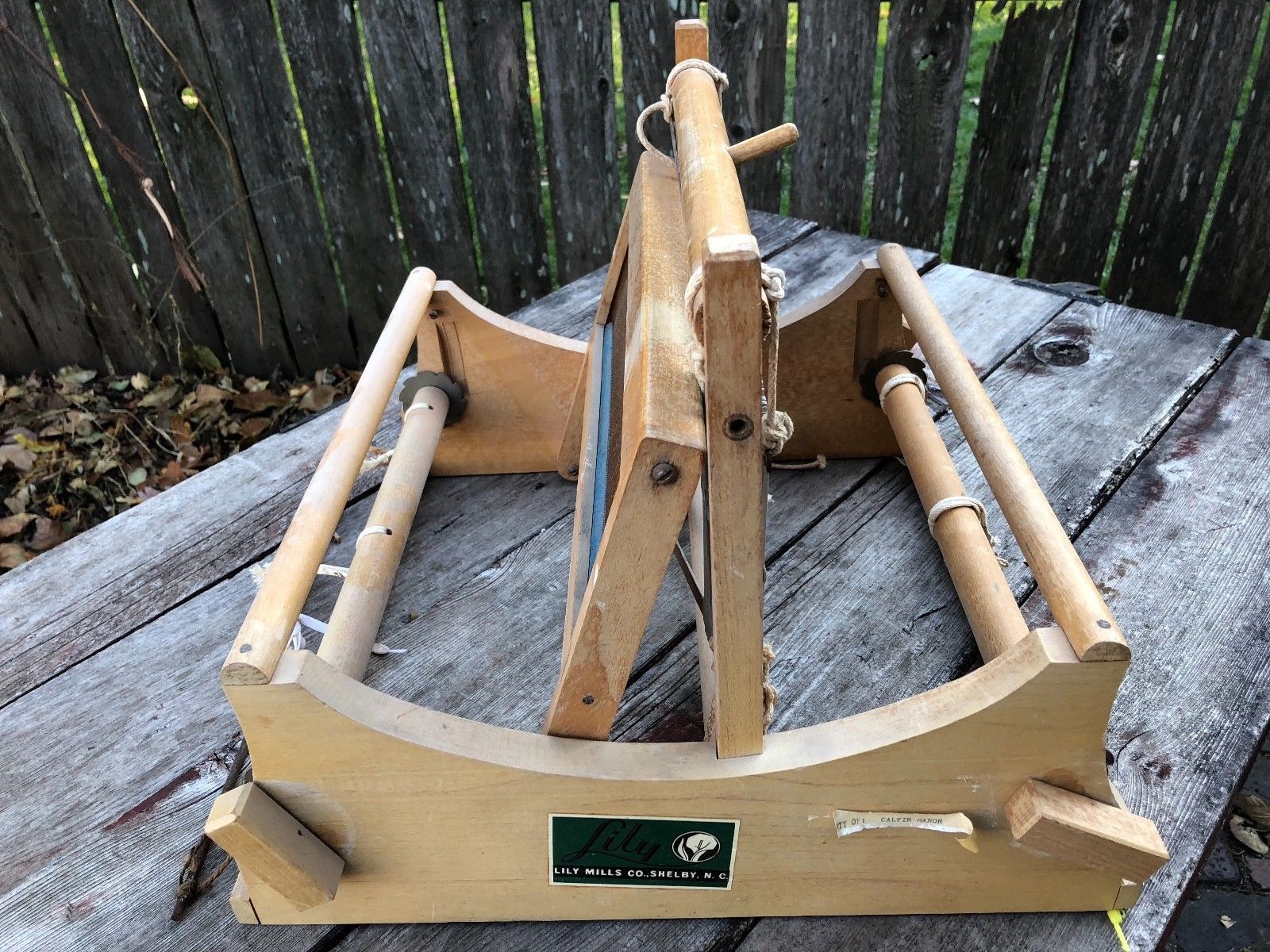 Vintage LILY MILLS Table Top Wooden Weaving Loom 17" x 16" Weaving Looms