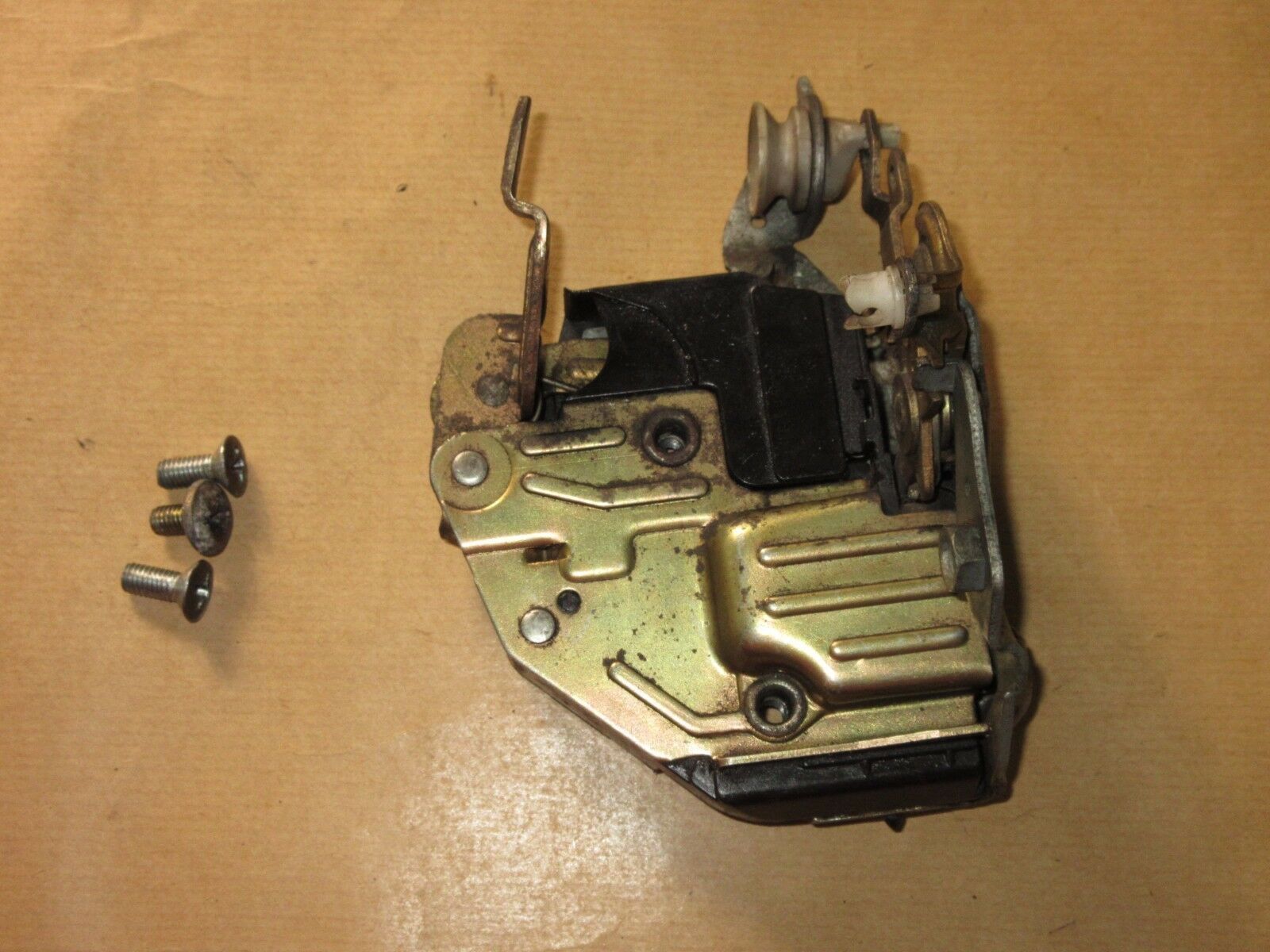 Fit For 8693 Mercedes Benz 300E W124 Front Door Latch Right Locks & Hardware