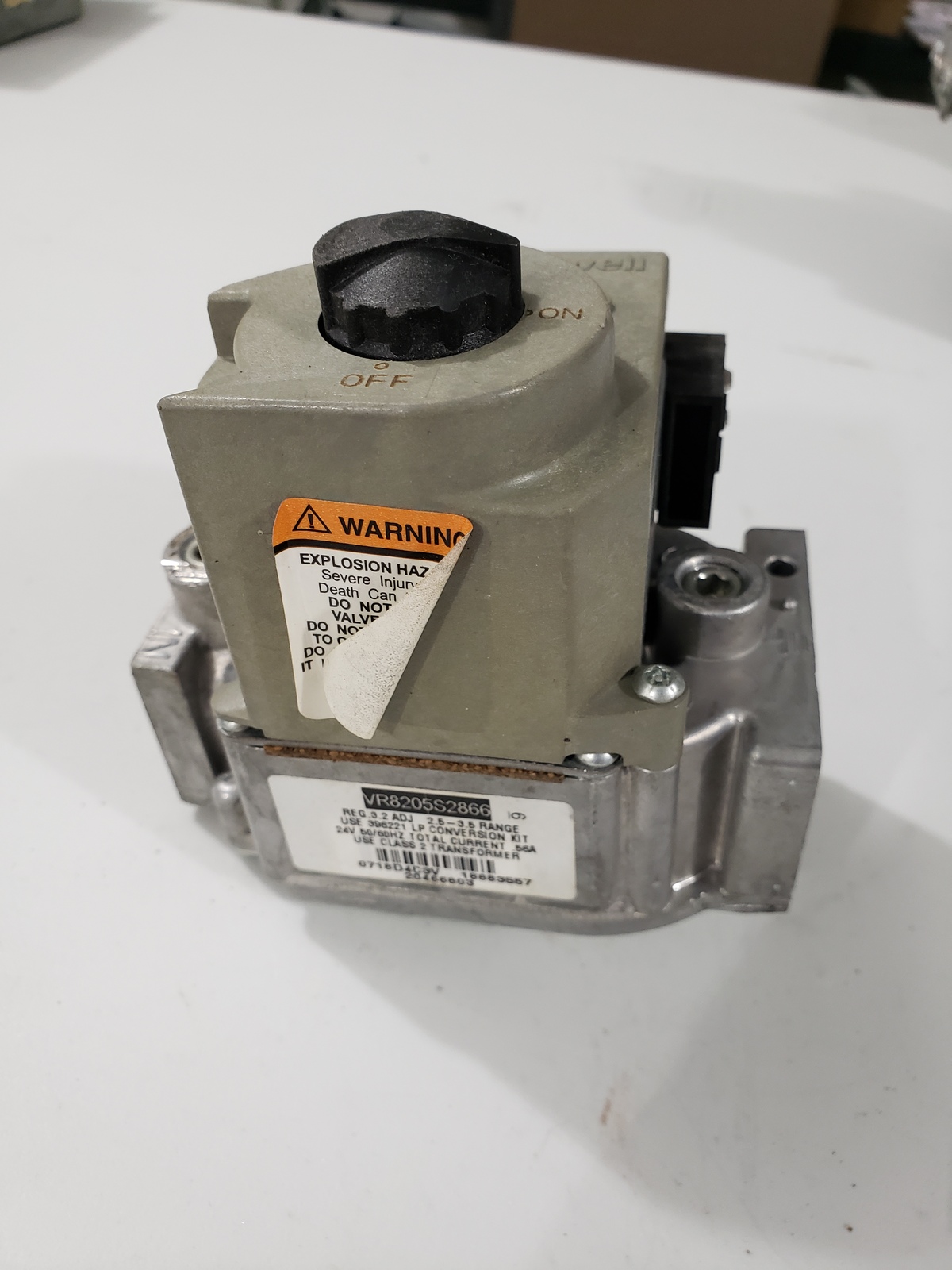 Honeywell oem furnace gas valve VR8205S2866 and similar items
