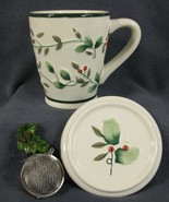 Pfaltzgraff Winterberry Embossed Mug with Lid & Tea Strainer Set Christmas - $17.95