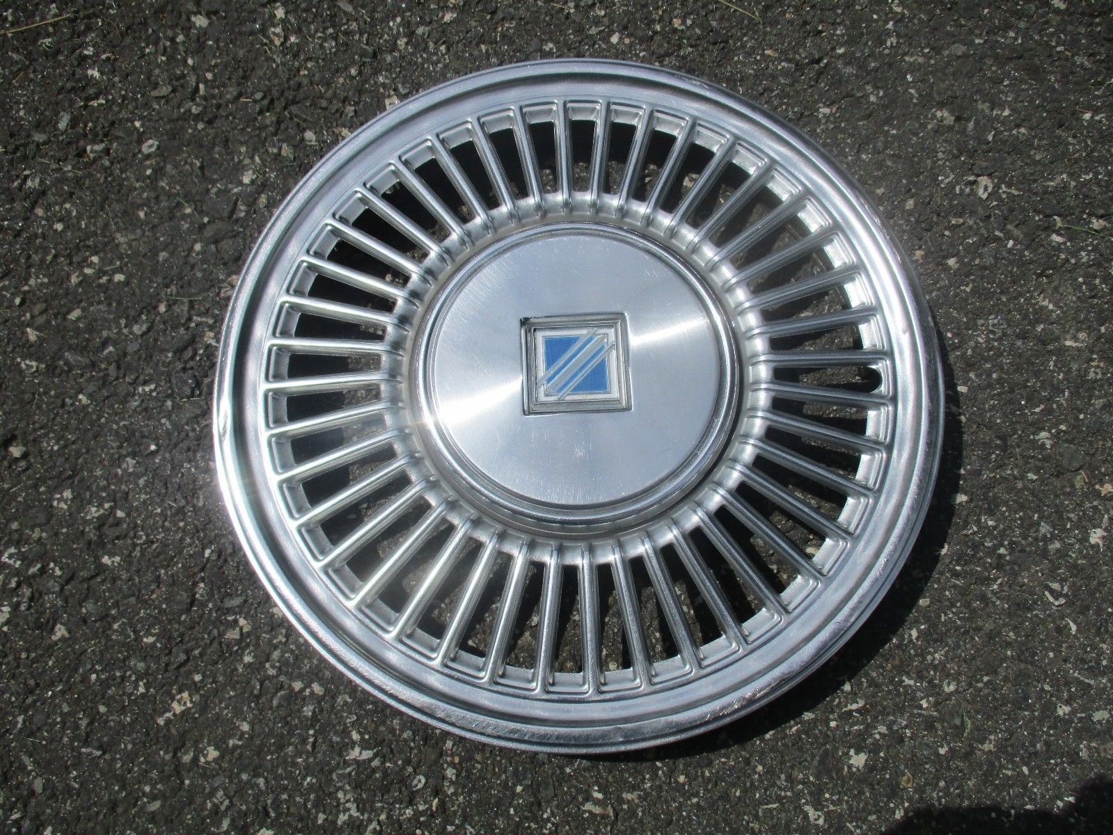 buick hubcaps 15 inch