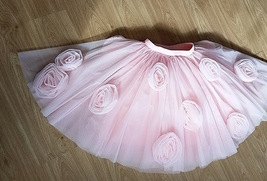 Women Black Midi Tulle Skirt with Flower Plus Size Ruffle Tutu Midi Skirt Outfit image 12