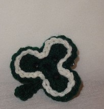 VNT Crochet Shamrock St Patrick's Day Pin Brooch Handmade Dark Green White - $9.99