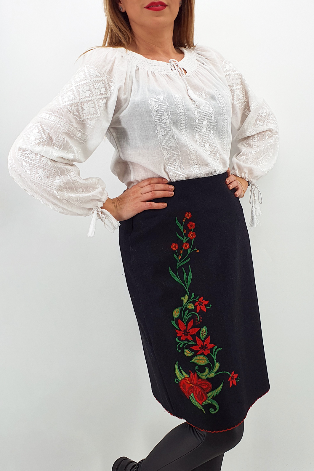 Traditional Romanian Skirt / manual sewn embroidery / Free Gift - Skirts