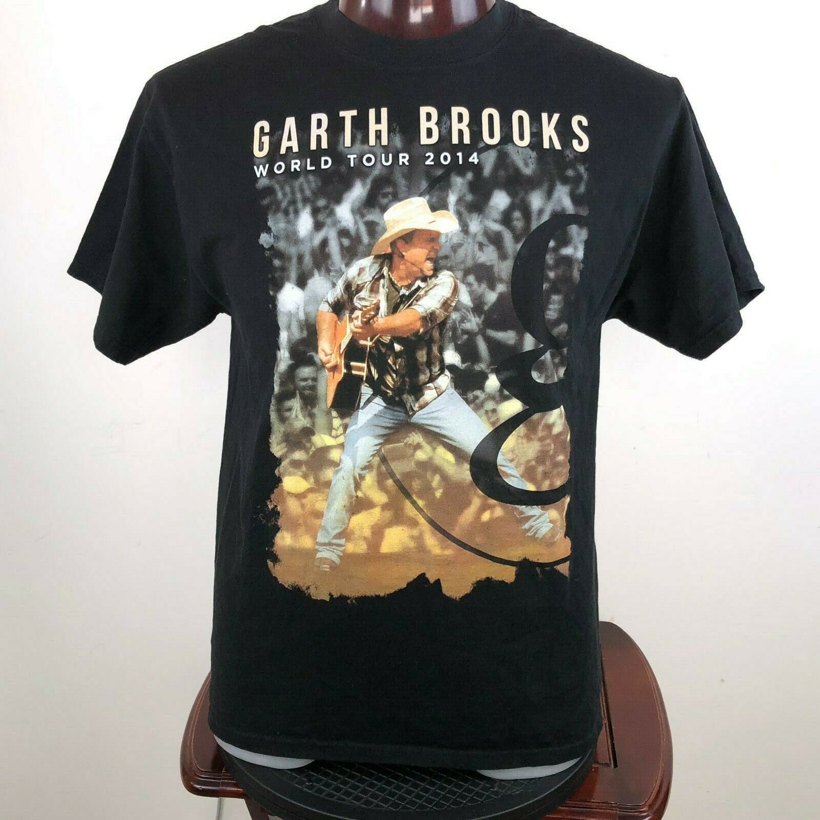 garth brooks tour merchandise