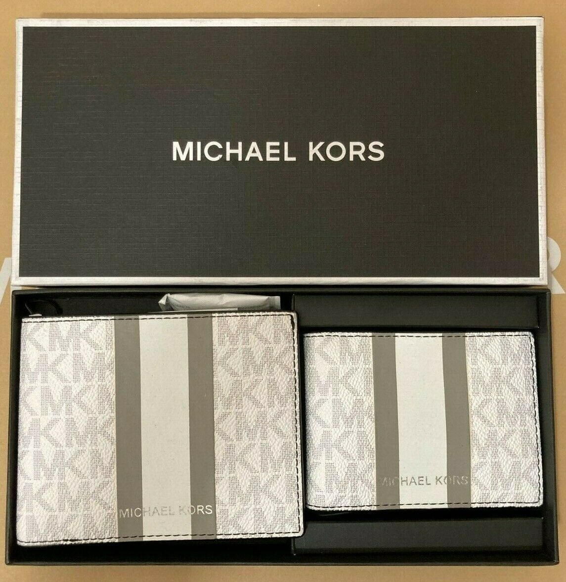 Michael Kors Billfold Wallet Box Set White Pearl Gray Logo 36H1LGFF1B NIB $178