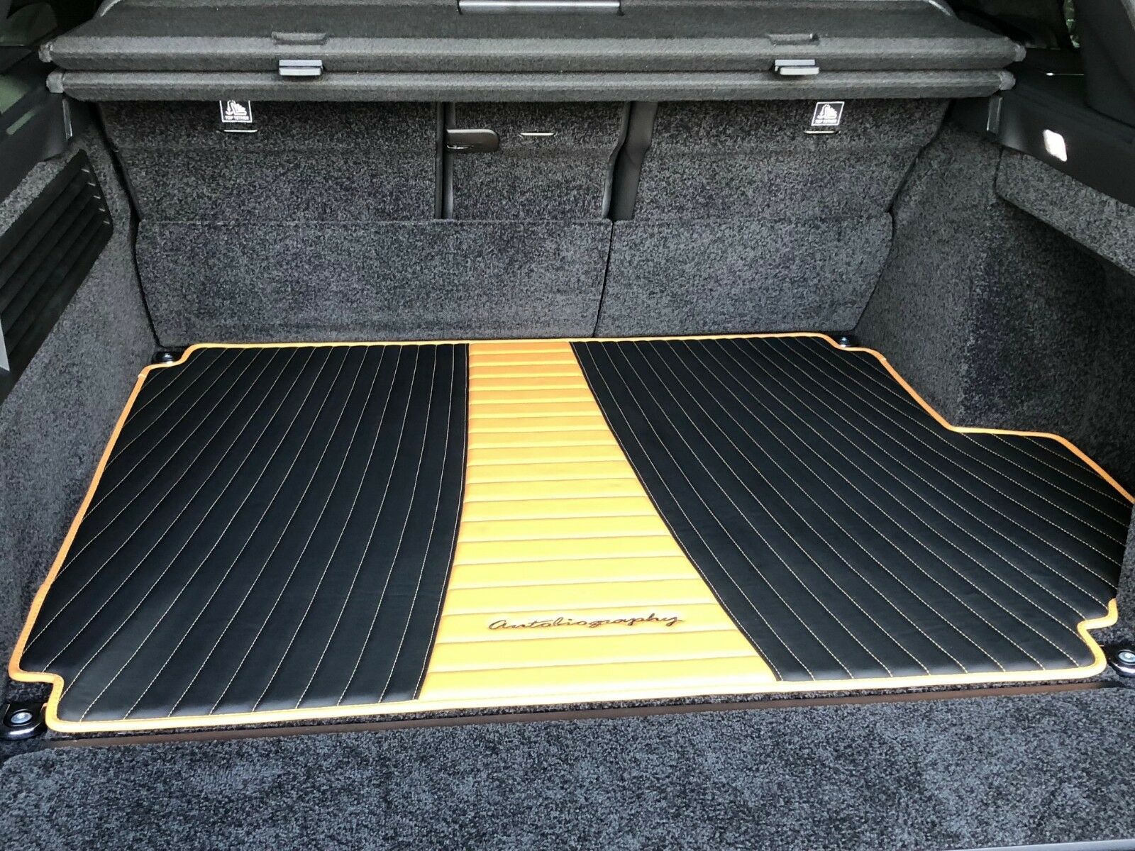 Range Rover Autobiography, Sport, SVR floor mats, trunk mat, pillows