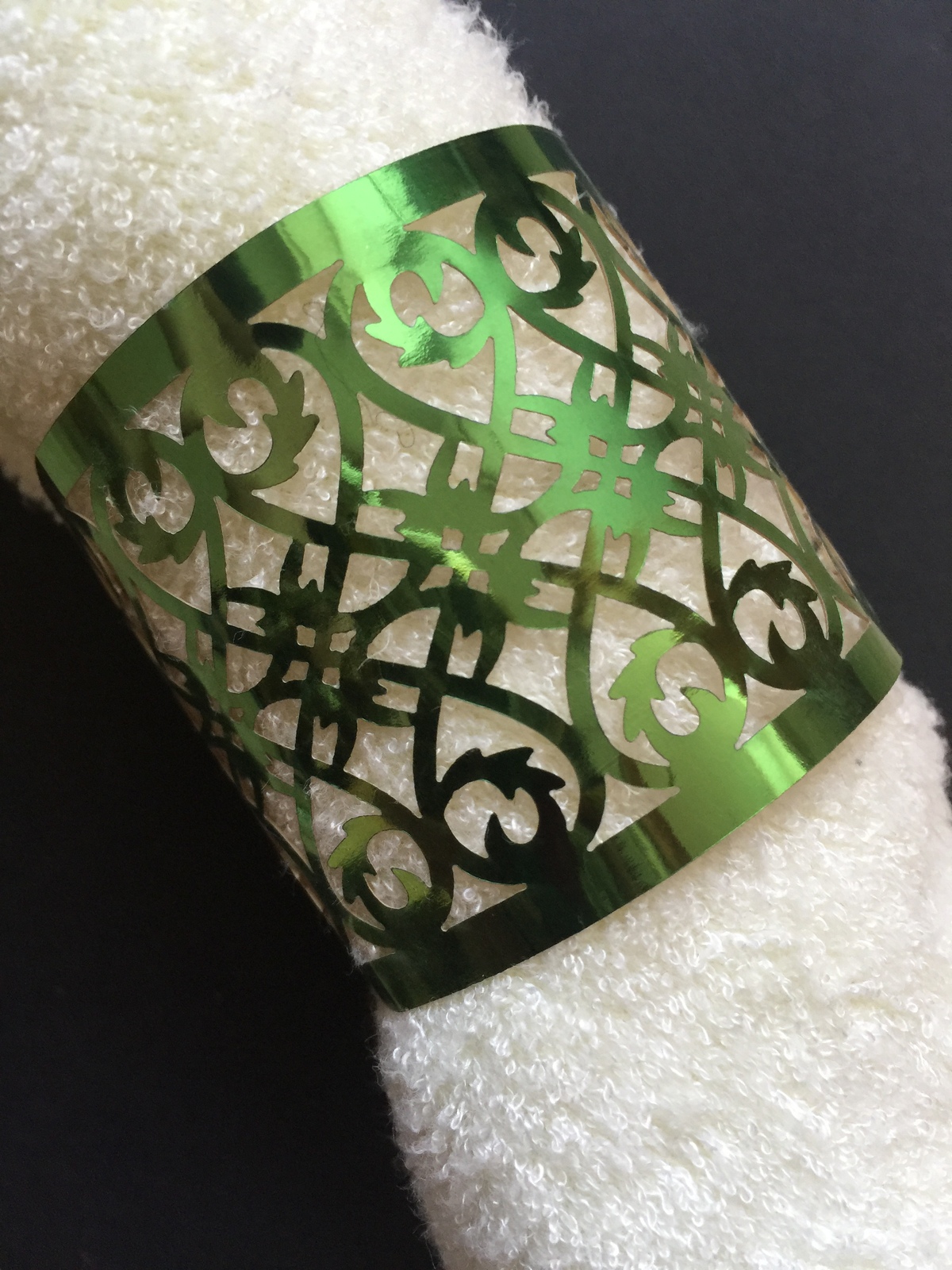 100pcs Metallic Paper Green Laser Cut Towel Wrappers,Napkin Rings